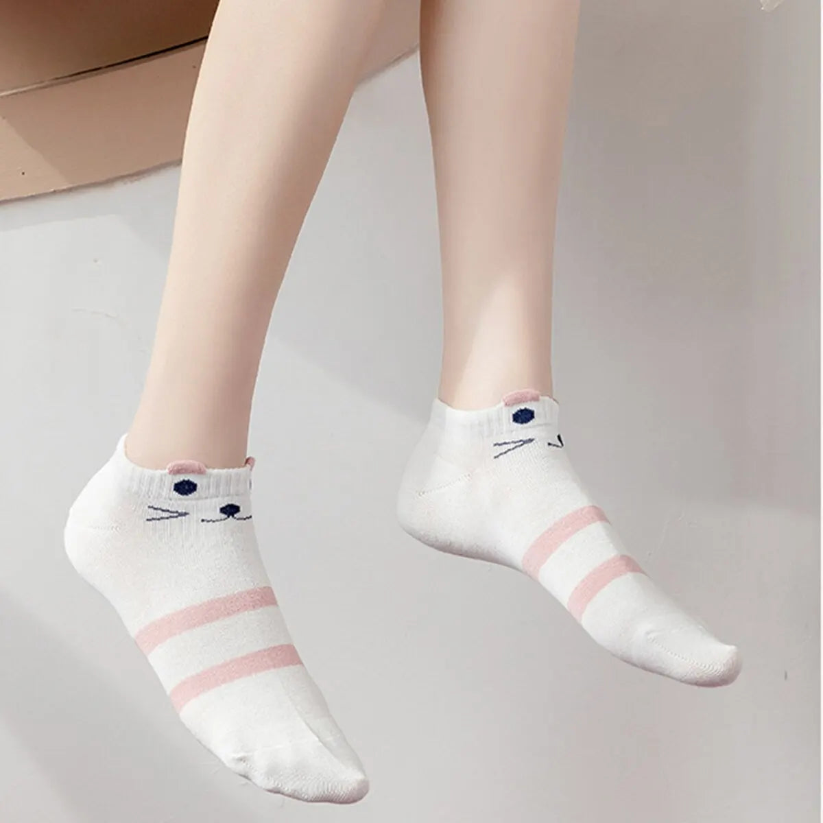 Women's Cartoon Kitty Crew Short Socks - Cute & Comfortable