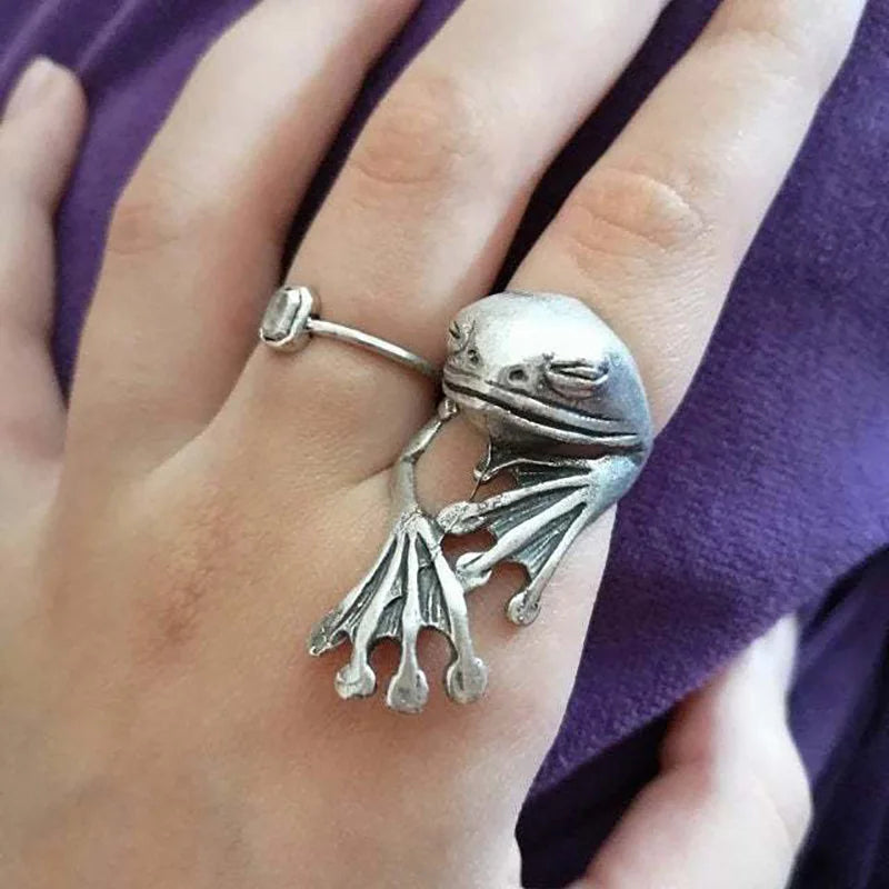 Cute Stretching Cat Ring